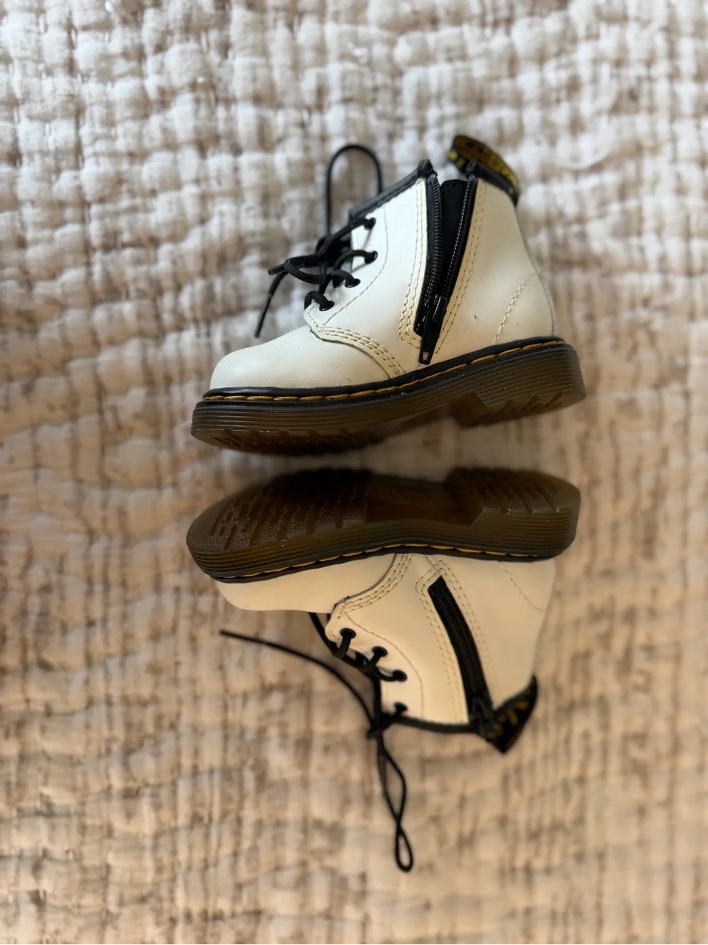 DR. MARTENS Boots